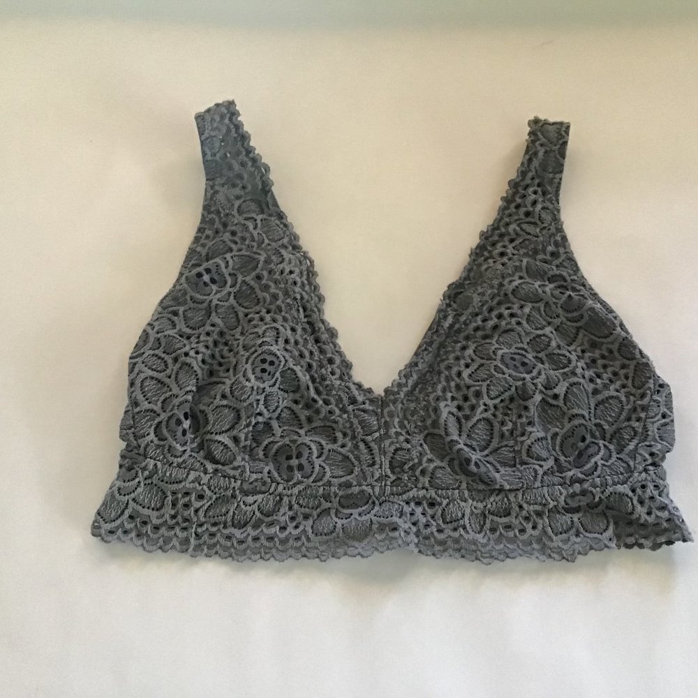 Grey lace bralette no size tag (Looks large)